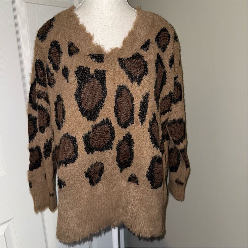 Umgee Women's V-Neck Fuzzy Leopard‎ Animal Print Sweater Brown Size S Mob Wife